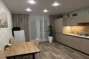 Новая квартира, Строитель