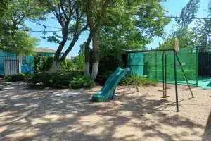 Домик со своей огороженной территорией, проживание без хозяев, Должанская