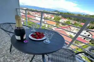 Уютная евродвушка с балконом рядом с морем в центре Адлера