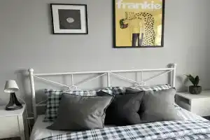 Видовая и стильная квартира в стиле Сканди с виниловым проигрывателем