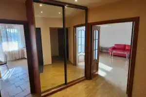 Квартира рядом с ботаническим садом и Верхним озером, Калининград