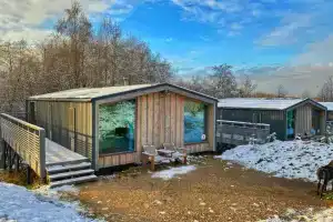 Коттедж с камином и большой террасой, Гостилицы