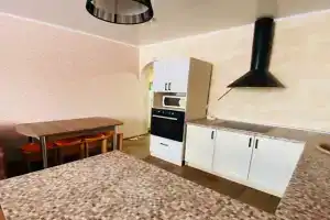 Большая квартира, рядом с Аквапарком и детской областной больницей, Оренбург