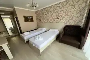 Комната, Адлер