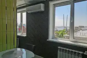 Центр & панорамный вид, рядом набережная, look на Золотой мост and sea, Владивосток