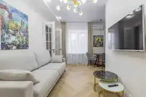2-комнатная тихая квартира в лучшем месте центра