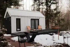 Уютный домик в лесу на двоих с купелью фурако и мангалом