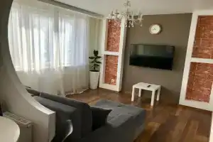 Евродвушка с дизайнерским ремонтом и панорамным видом на поля и шоссе