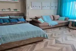 Домашний уют в студии с видом на море