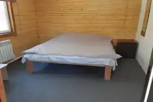 Уютный этаж из трех номеров с видом на лес, Горячинск