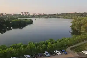 Видовая уютная квартира с окнами на озеро, Казань