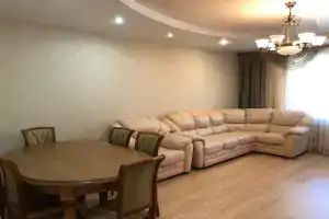 Просторная квартира рядом с парком, Гатчина