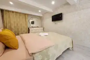 Комфортный двухуровневый лофт в 10 минутах пешком от метро.