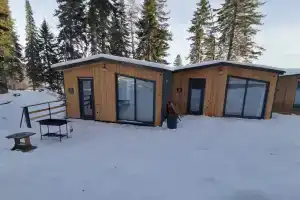 Большой дом на горе у подъемников