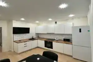 Уютная светлая квартира в центре города с видом на реку Волга