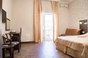 Четырёхместный номер улучшенный с видом на горы, Геленджик