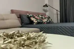 Уютная квартира с панорамными окнами в центре Иннополиса