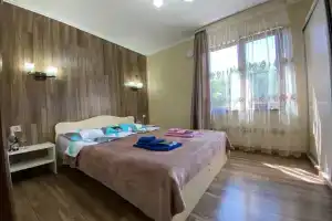 Апартаменты двухкомнатные Relax House, Лоо