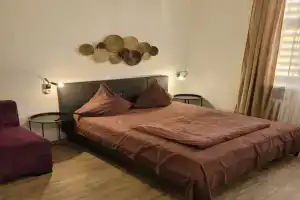 Квартиры посуточно на Александра Островского 8