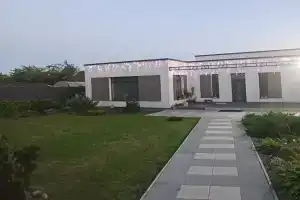 Современный просторный дом в стиле минимализма