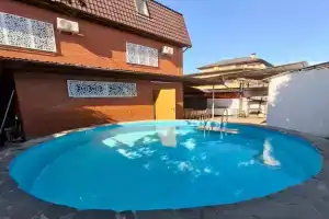 Коттедж под мероприятия с бассейном и баней, Краснодар
