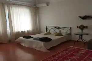 Уютная квартира в старом фонде Пятигорска, Верхний рынок