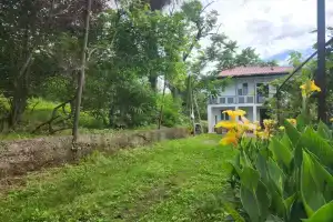 IrinaT house in Chakvi 2nd floor - 200m to the sea, Чакви