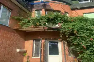 Уютный дом в центре города