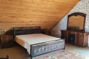Гостивой дом у моря, Избербаш