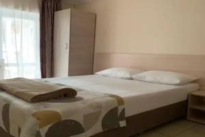 Трёхместный номер стандарт, Алушта