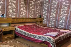 Уютная комната в частном доме без хозяев