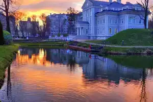 Элитный дом в центре, с кондиционером, с видом на парк и озеро