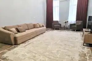 Большая трешка на Чистых Прудах, Москва