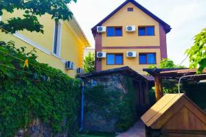 Гостевой дом «Влада», Алушта