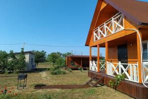 Дом из бруса на участке 6 соток, Кучугуры