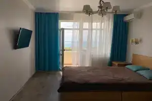Апартаменты в центре с видом на море