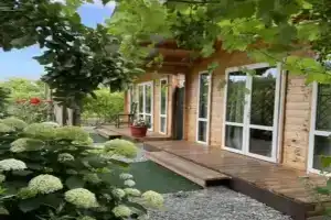 Уютный домик из дерева, Сукко