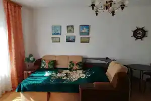 Уютная комната с отдельным входом и двориком, Алупка