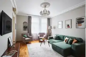 Стильная, светлая квартира с видом на Кремль, Москва