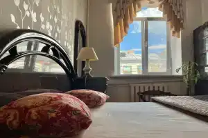 Квартира на усадьбе в купеческом центре исторического города