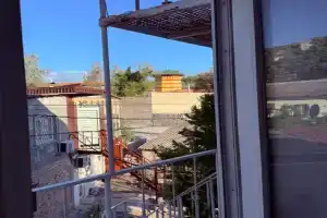 В историческом Бахчисарае, рядом с ханским дворцом, Бахчисарай