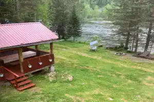 Коттедж на берегу реки, Артыбаш
