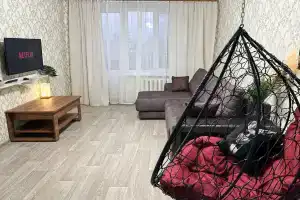Двухкомнатная квартира с качелями у метро Пролетарская, Москва