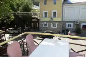 Отель «Арцах», Ливадия