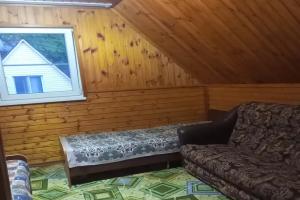 Комната с видом на горы, Солоники