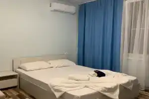 Любовь с первого взгляда, с балконом, Вардане