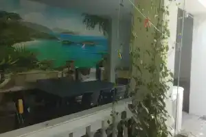Дом с уютным двориком в тихом районе