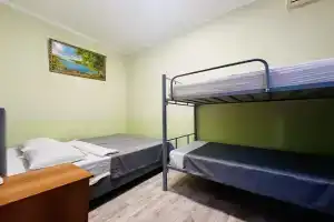 Семейный номер эконом вариант на первом этаже, без балкона, Адлер