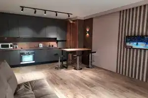 Просторная квартира в новом жилом комплексе с собственной террасой