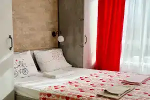 Уютная квартира в центре города Romantic house Red